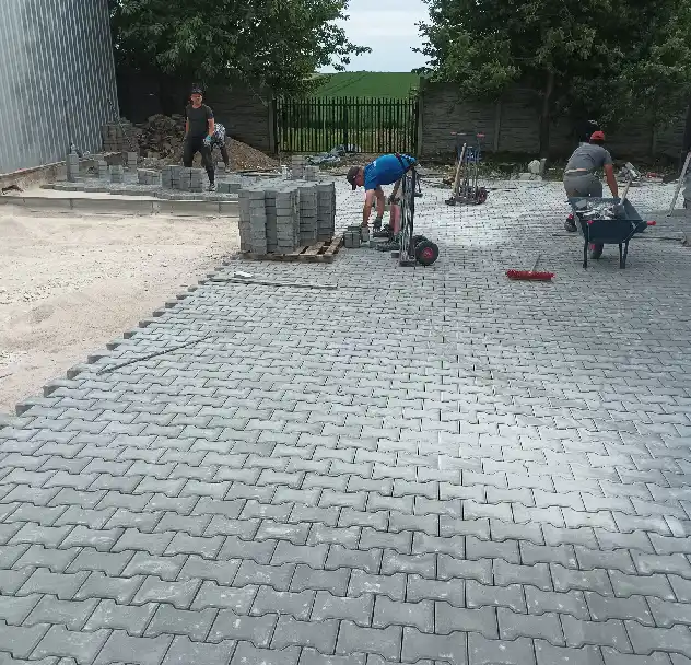 Układanie klostki brukowej w Kielcach App layout