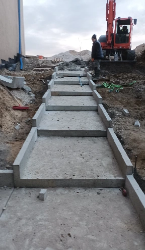 Realizacja Urząd Miar Kielce Układanie kostki brukowej w Kielcach